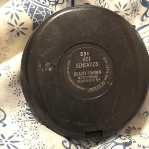 MAC Beauty powder in Hot Sensation
